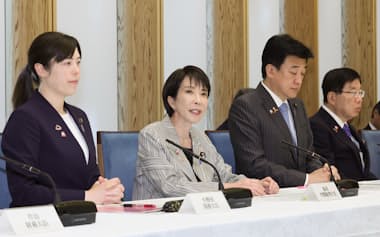 外国人の受け入れに関する関係閣僚会議の初会合で発言する高市首相(4日、首相官邸)