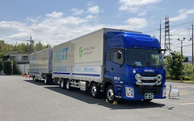 鴻池運輸のダブル連結トラック