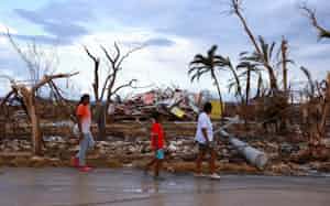 2025年にカリブ海の島国を次々と直撃したハリケーン「メリッサ」は各地に大きな爪痕を残した(ジャマイカ、11月5日)=ロイター 2025年にカリブ海の島国を次々と直撃したハリケーン「メリッサ」は各地に大きな爪痕を残した(ジャマイカ、11月5日)=ロイター
