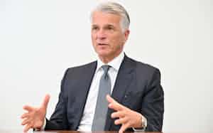 セルジオ・エルモッティ UBS最高経営責任者は「再び日本はアジアの成長エンジンになった」と語った セルジオ・エルモッティ UBS最高経営責任者は「再び日本はアジアの成長エンジンになった」と語った