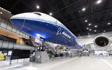 航空機向けの炭素繊維などが落ち込んだ(写真は中部国際空港に展示されているボーイング787の初号機)
