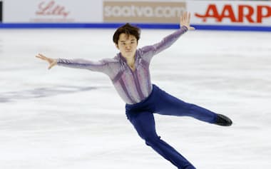 男子SP 演技する友野一希(14日、レークプラシッド)=共同