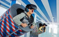 VRテクノロジーと最新の4D体験でスリリングな空の旅が楽しめる「TOKYO弾丸フライト」は同施設の目玉のひとつ