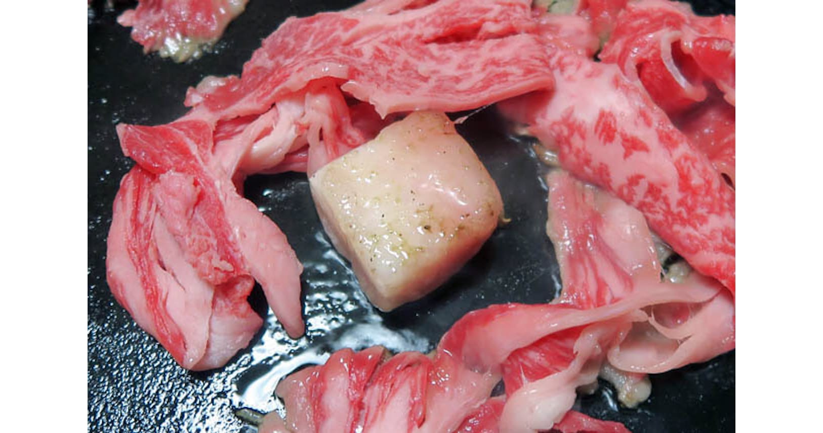 すき焼き鍋に脂身の残骸 家族で奪いあったあのころ Nikkei Style すき焼き鍋に脂身の残骸 家族で奪いあったあのころ Nikkei Style