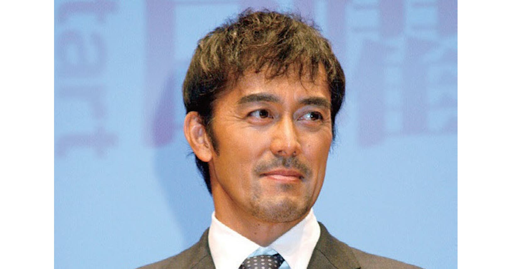男優は阿部寛がv4達成 嵐 は全員トップ10入り Nikkei Style 男優は阿部寛がv4達成 嵐 は全員トップ10入り Nikkei Style