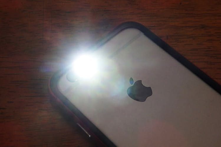 Iphoneの着信 見逃さないための フラッシュ通知 Nikkei Style Iphoneの着信 見逃さないための フラッシュ通知 Nikkei Style
