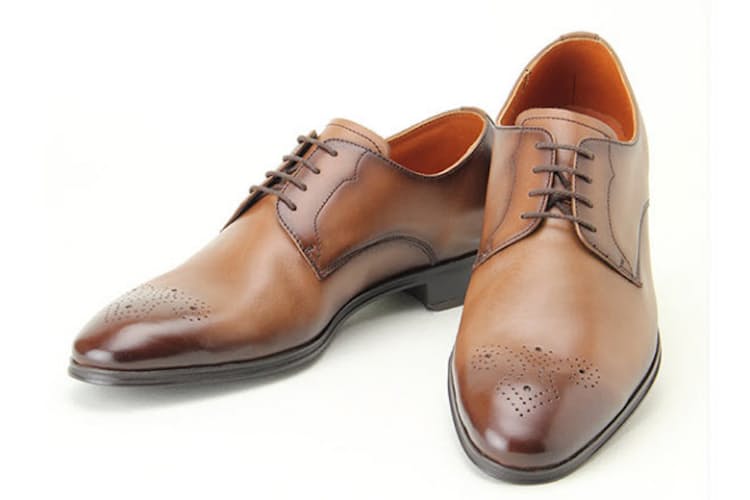 まるで革靴 ビジネスで履ける新世代レインシューズ Nikkei Style まるで革靴 ビジネスで履ける新世代レインシューズ Nikkei Style