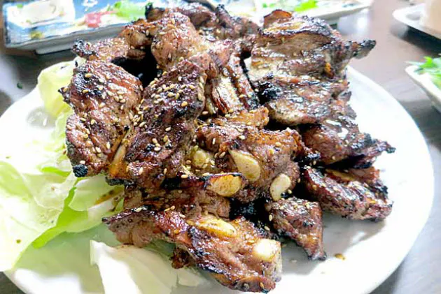 豚の骨付きカルビ したたる脂 ビールの供に新しい風 Nikkei Style 豚の骨付きカルビ したたる脂 ビールの供に新しい風 Nikkei Style