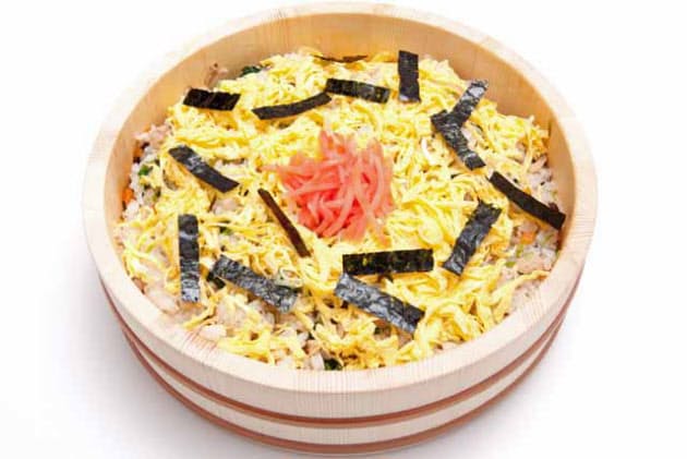 刺し身がのるちらし寿司は東日本特有 西はばら寿司 Nikkei Style 刺し身がのるちらし寿司は東日本特有 西はばら寿司 Nikkei Style