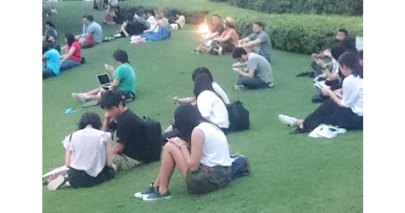 歩きスマホ無用 ポケモンgoを安全に楽に遊ぶ方法 日経bizgate