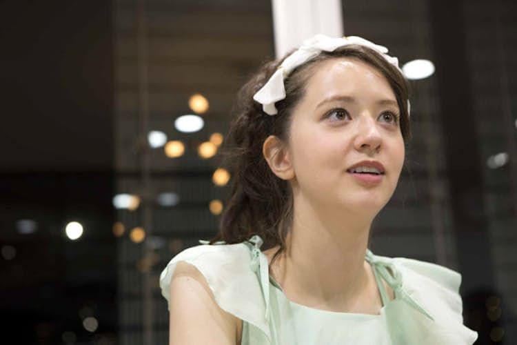 国会で追っかけ スイスの 根暗 少女が日本で変身 Nikkei Style 国会で追っかけ スイスの 根暗 少女が日本で変身 Nikkei Style