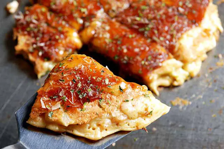 お好み焼きの正しい切り方 三角ピザスタイルは邪道 Nikkei Style お好み焼きの正しい切り方 三角ピザスタイルは邪道 Nikkei Style