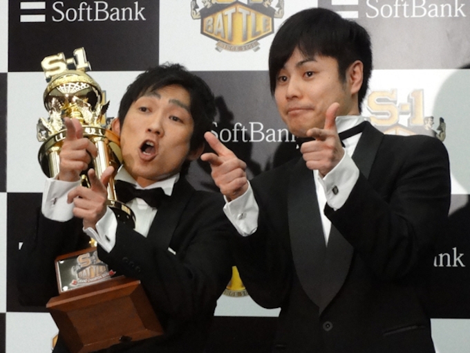 ユーストリームとツイッターで変容する携帯コンテンツ 日本経済新聞