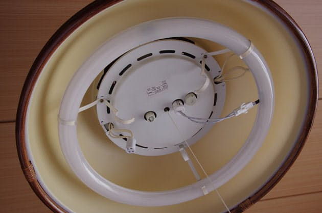 丸形蛍光灯をledに交換 リモコン付きで自由自在 Nikkei Style