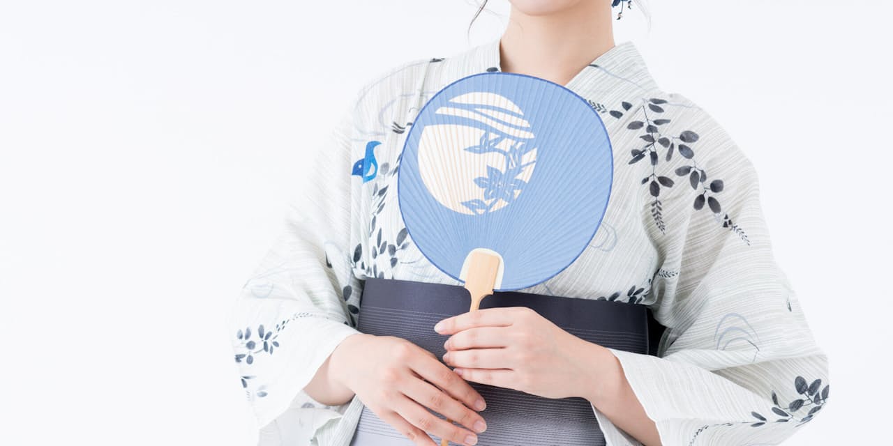 涼を呼ぶうちわ あおぐだけじゃない くらし ハウス Nikkei Style