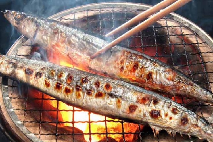 秋の味 サンマ 下品な魚 を人気者にした意外な契機 Nikkei Style 秋の味 サンマ 下品な魚 を人気者にした意外な契機 Nikkei Style