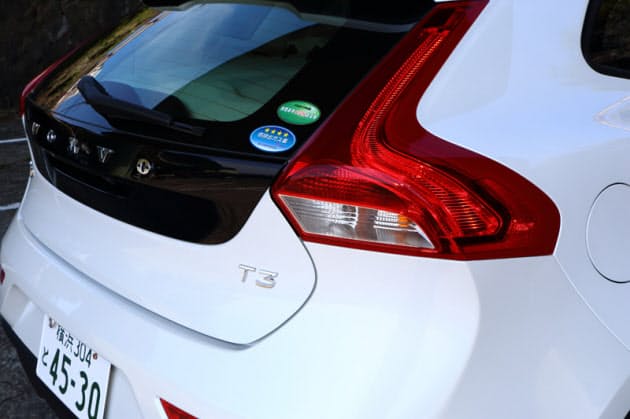 ボルボv40 マイナーチェンジで70万円値上げの真相 Nikkei Style ボルボv40 マイナーチェンジで70万円値上げの真相 Nikkei Style