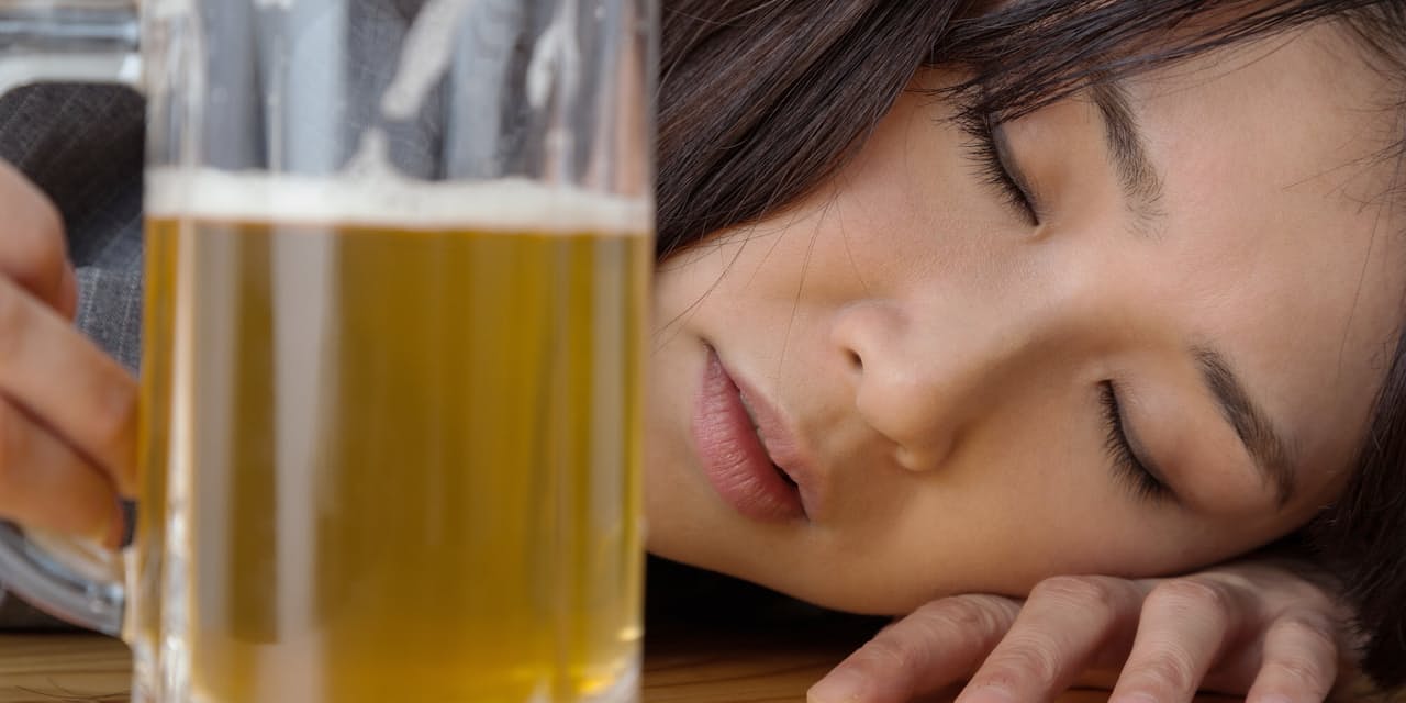飲み過ぎて吐くのは 生命維持装置 の発動 Nikkei Style 飲み過ぎて吐くのは 生命維持装置 の発動 Nikkei Style