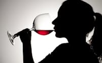 赤ワインに含まれるレスベラトロールは、寿命を延ばす働きがあるというのは本当か？（c）Danny Kosmayer 123-rf