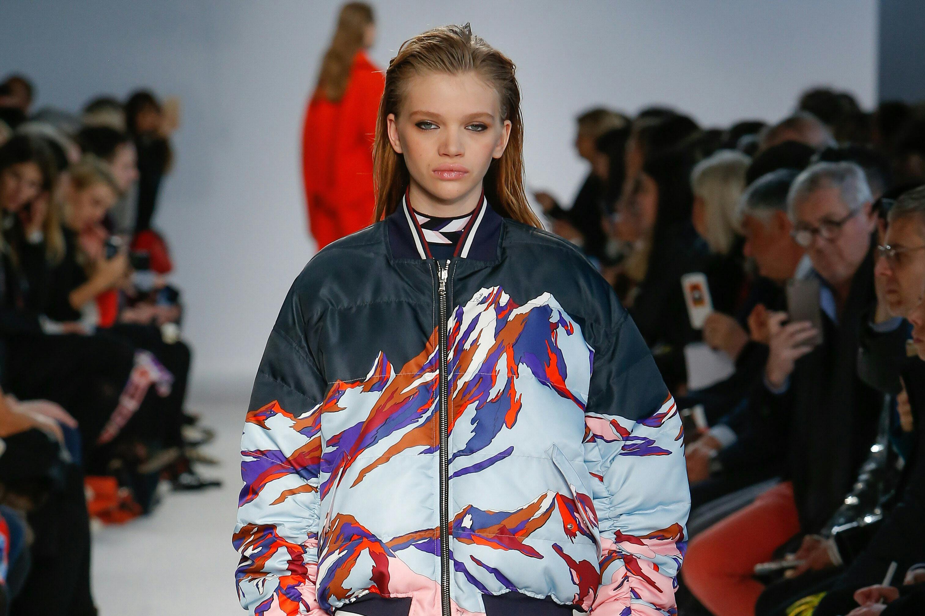 気分はグランピング 都会で着る進化形スポーティー Nikkei Style 気分はグランピング 都会で着る進化形スポーティー Nikkei Style