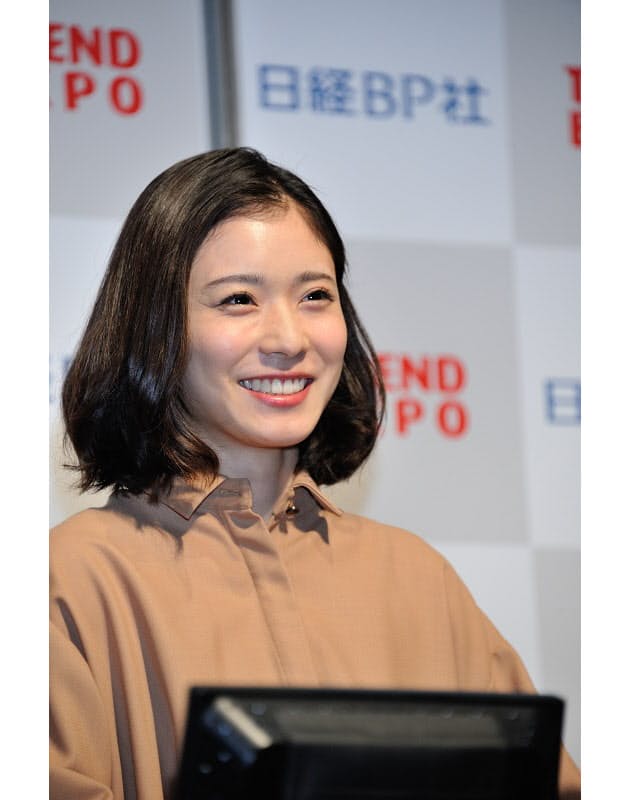 松岡茉優 自身が語る素顔と次世代ヒロイン像 Nikkei Style 松岡茉優 自身が語る素顔と次世代ヒロイン像 Nikkei Style