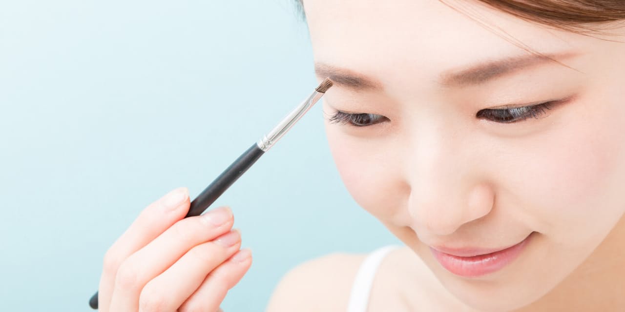 眉の形 時代の女心で変化 整え方悩む 眉迷子 も Nikkei Style 眉の形 時代の女心で変化 整え方悩む 眉迷子 も Nikkei Style
