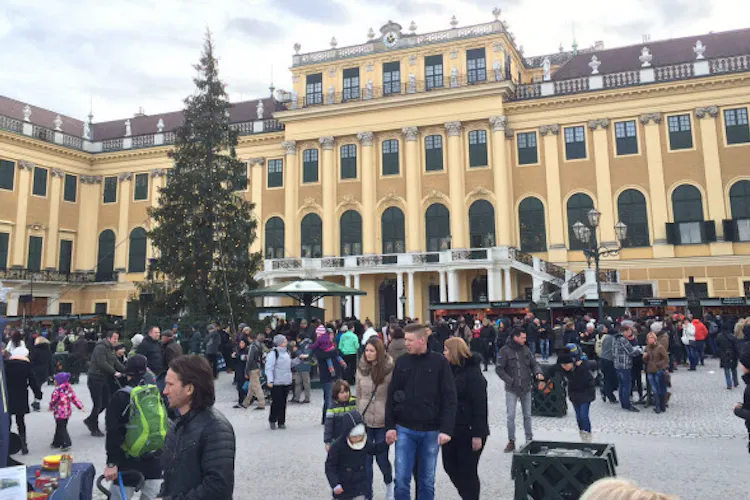 ワインも温かい ドイツの冬のマーケットは極上気分 Nikkei Style ワインも温かい ドイツの冬のマーケットは極上気分 Nikkei Style