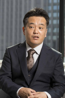 「10年以内に学生数は5000~1万人にしたい」と語る