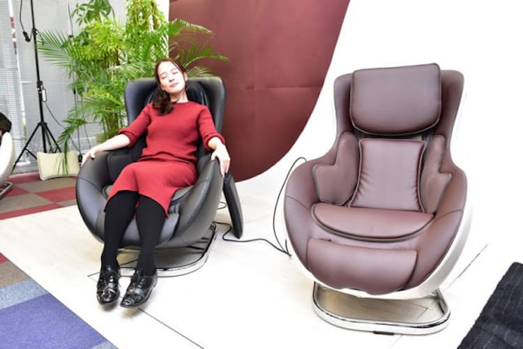 もみ方が繊細 女優 奈津子も感激のマッサージチェア Nikkei Style もみ方が繊細 女優 奈津子も感激のマッサージチェア Nikkei Style