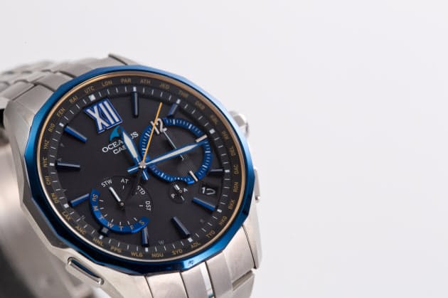 腕時計にもネイビー人気 個性際立つ青文字盤3選 Nikkei Style 腕時計にもネイビー人気 個性際立つ青文字盤3選 Nikkei Style