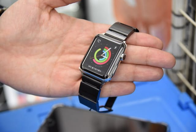 「Apple Watch Series 2」にソニーの「wena wrist」のバンド部分を合体させた