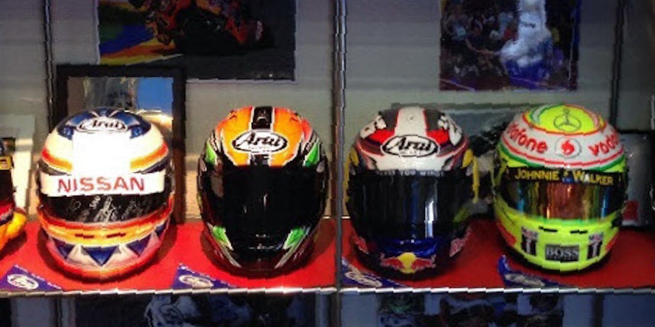 割れずに頭守る 安全第一 Arai 強さの秘密 Nikkei Style 割れずに頭守る 安全第一 Arai 強さの秘密 Nikkei Style