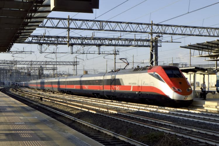 イタリア鉄道旅 新しい顔と昔ながらの風景を楽しむ Nikkei Style イタリア鉄道旅 新しい顔と昔ながらの風景を楽しむ Nikkei Style