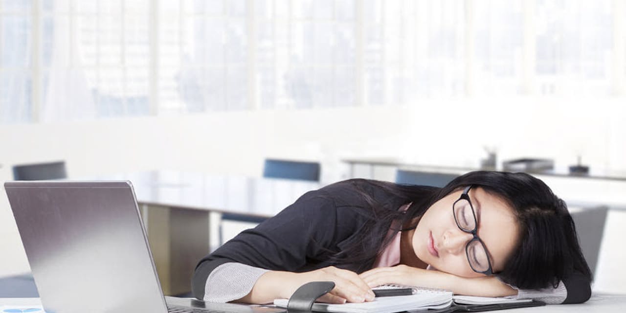 危険な 睡眠不足 こんな兆候は要注意 nikkei style