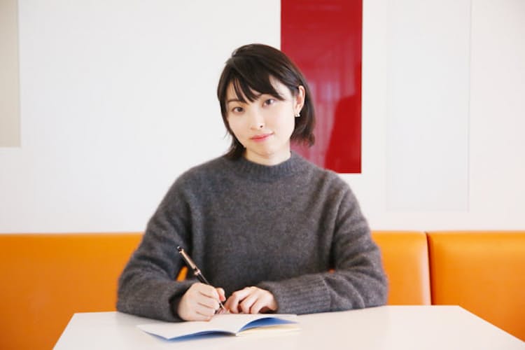 家入レオ 歌詞つづる万年筆 3文字に100字の思い Nikkei Style 家入レオ 歌詞つづる万年筆 3文字に100字の思い Nikkei Style