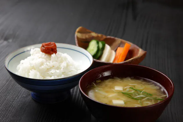 味噌 納豆 酢 伝統発酵食の健康効果と食べ方のコツ Nikkei Style