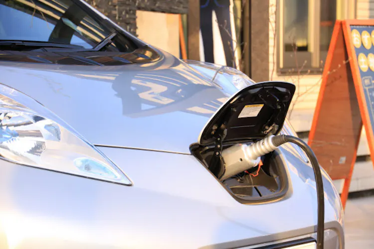 車のコスト エコカー減税が縮小 自賠責は引き下げ Nikkei Style 車のコスト エコカー減税が縮小 自賠責は引き下げ Nikkei Style