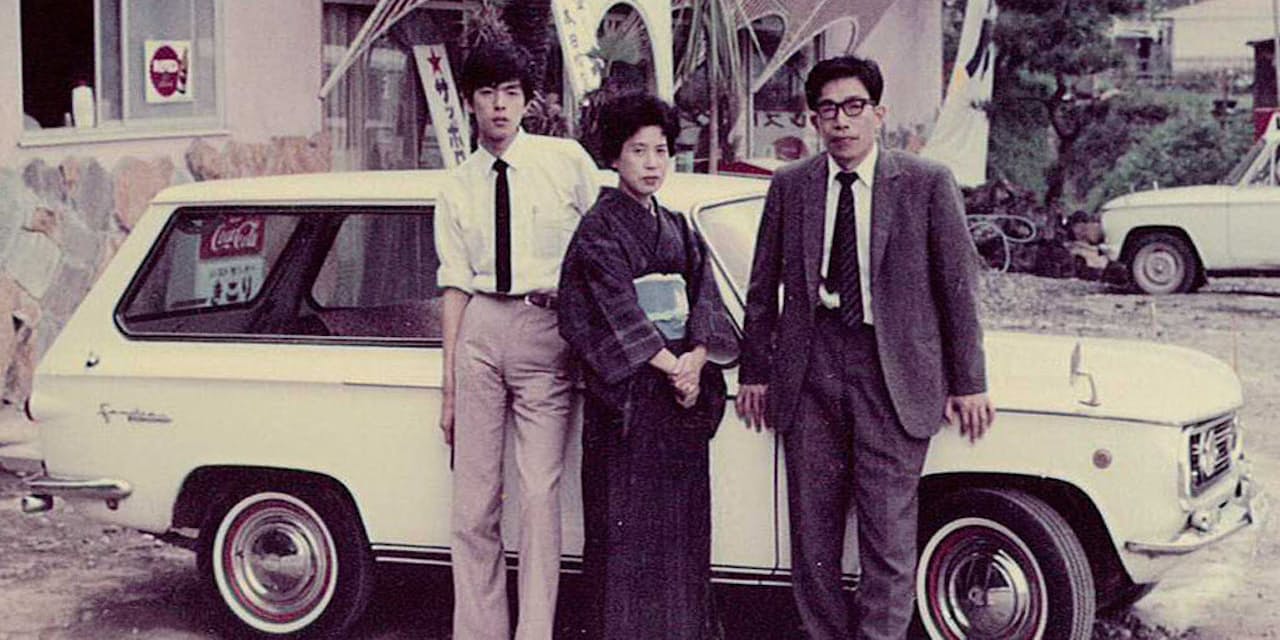 事故で車が大破しても 商品 守る ジャパネットの急成長支えた 賢妻 とは Nikkei Style 事故で車が大破しても 商品 守る ジャパネットの急成長支えた 賢妻 とは Nikkei Style