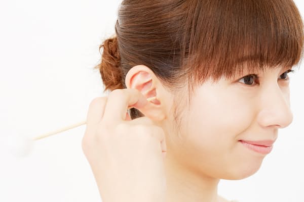 外耳炎でかゆみ 痛み イヤホン使いすぎも原因 Nikkei Style 外耳炎でかゆみ 痛み イヤホン使いすぎも原因 Nikkei Style