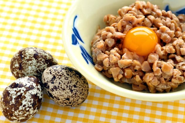 タルタルステーキ ユッケ 生肉には生卵が不可欠 Nikkei Style タルタルステーキ ユッケ 生肉には生卵が不可欠 Nikkei Style