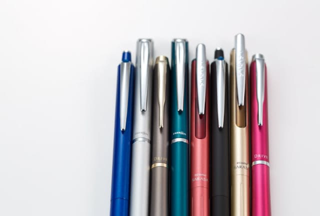 水性インクやゲルインクを使った高価格帯ボールペンが人気になっている