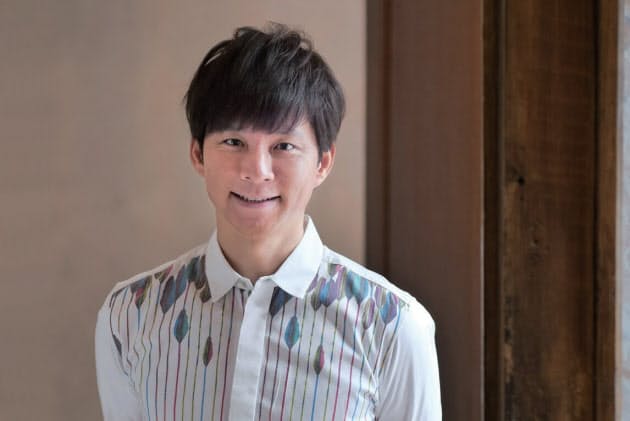 渡部建 Mcに引っ張りだこ 活躍の場が広がった理由 Nikkei Style 渡部建 Mcに引っ張りだこ 活躍の場が広がった理由 Nikkei Style