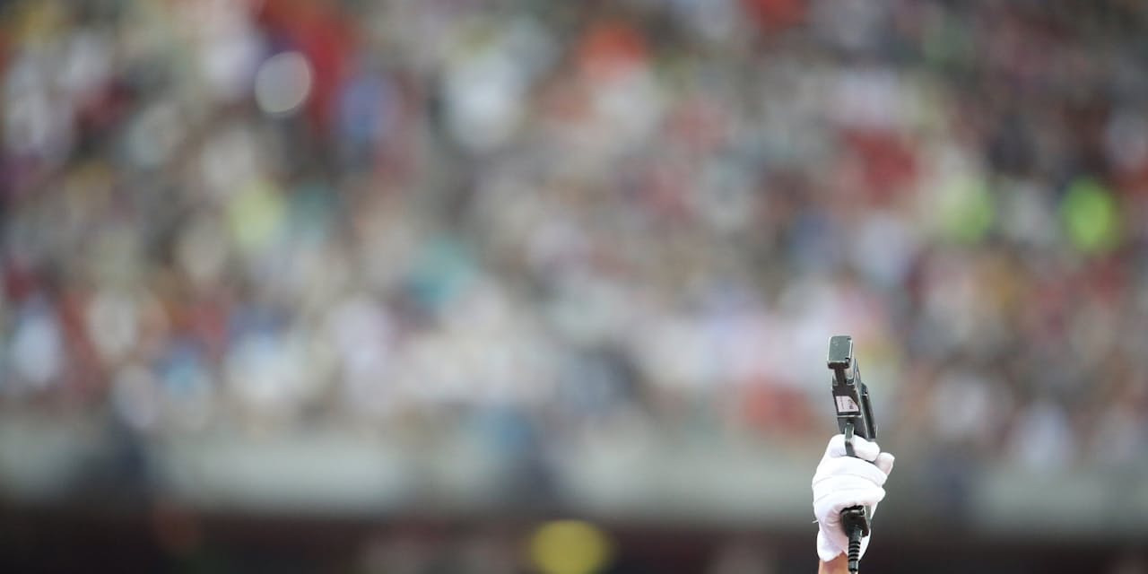 ピストルは張りぼて 電気信号機 に変えて一斉号砲 Nikkei Style