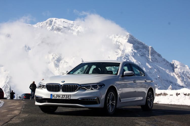 Phvは本当にはやるか 急先鋒bmw 驚きの価格戦略 Nikkei Style Phvは本当にはやるか 急先鋒bmw 驚きの価格戦略 Nikkei Style