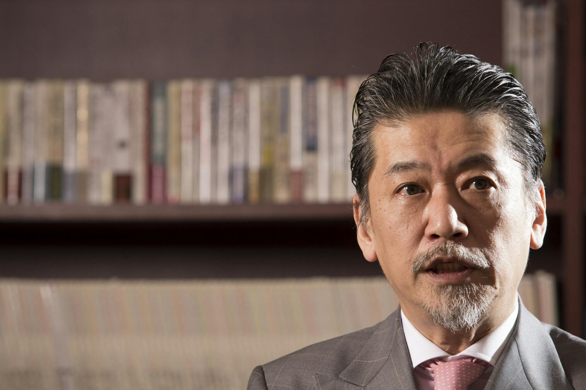 上着は絶対に脱がない シャツは下着だから Nikkei Style 上着は絶対に脱がない シャツは下着だから Nikkei Style