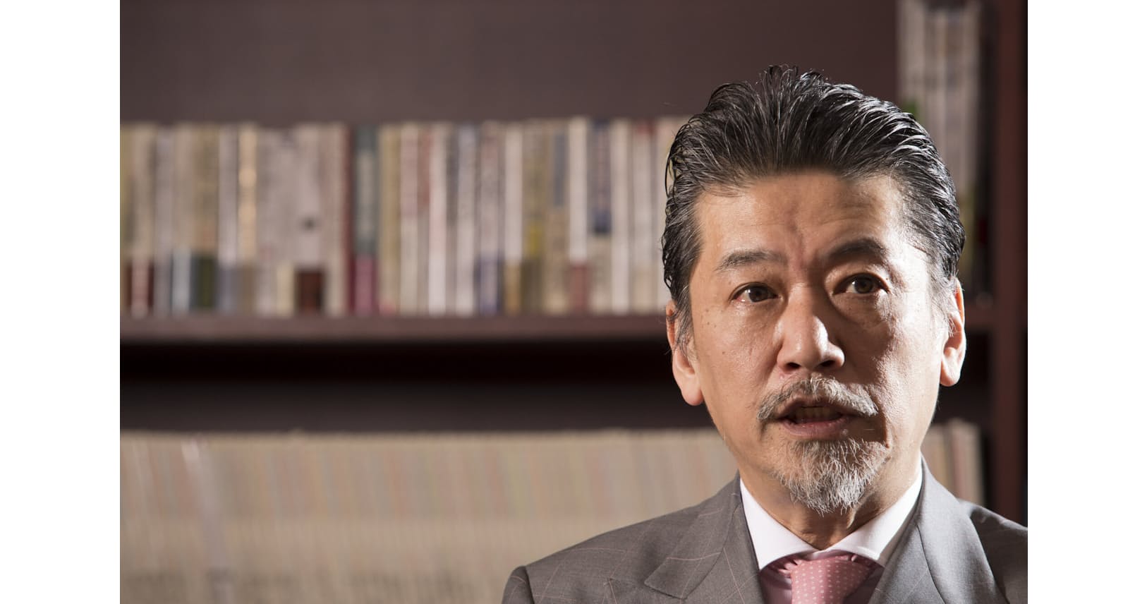 上着は絶対に脱がない シャツは下着だから Nikkei Style 上着は絶対に脱がない シャツは下着だから Nikkei Style