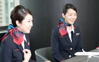 笑顔が美しい上松可奈子さん（写真左、31歳）と大屋明子さん（写真右、33歳）（写真:工藤朋子）
