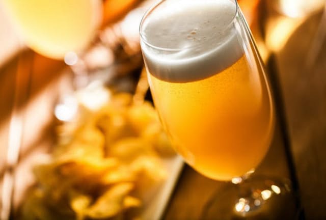 2016年末に「ビールには認知症の予防効果がある！」といううれしいニュースが報じられた。これは本当だろうか(c)olegdudko -123rf