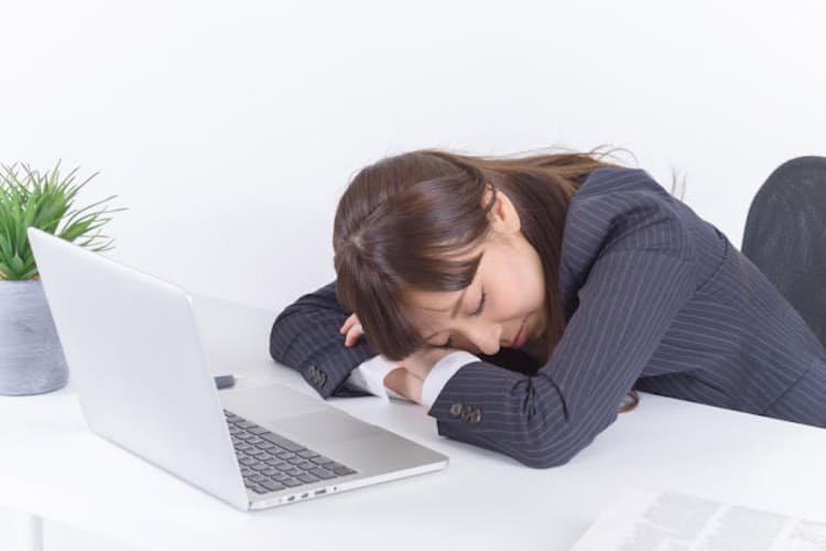 夏は 睡眠負債 に要注意 何時間眠ればok 最適な解消法は Nikkeiリスキリング 夏は 睡眠負債 に要注意 何時間眠ればok 最適な解消法は Nikkeiリスキリング