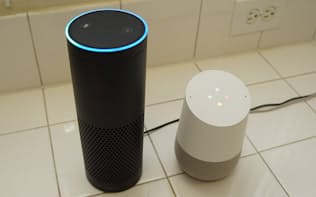 Amazon Echo（左）とGoogle Home（右）